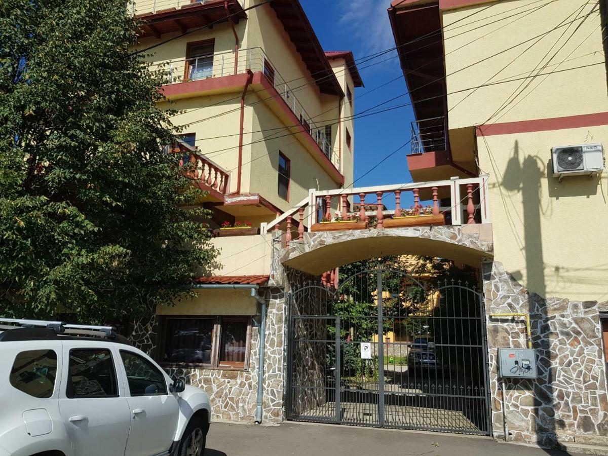 Casa Tiky Hotel Timisoara Exterior photo